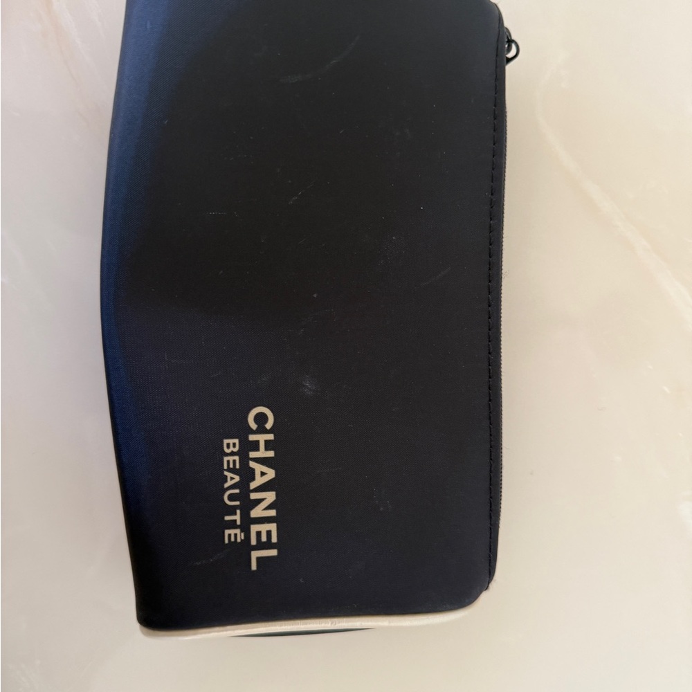 Chanel Beauté Black Pouch